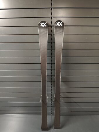 Testované lyže Völkl Racetiger SC 12 23/24 T2