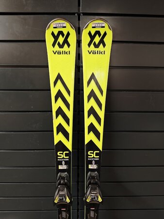 Testované lyže Völkl Racetiger SC 12 23/24 T4