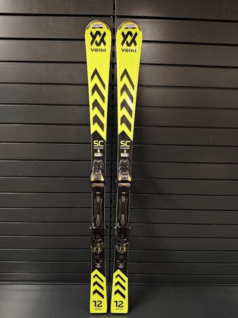 Testované lyže Völkl Racetiger SC 12 23/24 T4
