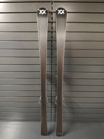 Testované lyže Völkl Racetiger SC 13 23/24 T2