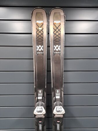 Testované lyže Völkl Deacon V-Werks 23/24 T1
