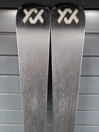 Testované lyže Völkl Deacon V-Werks 23/24 T3