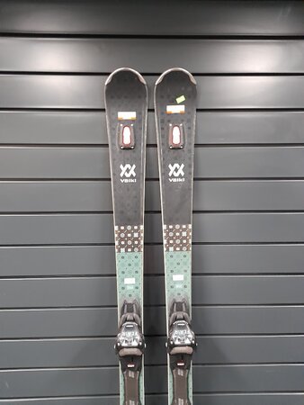 Používané lyže Völkl Flair SC Carbon 21/22