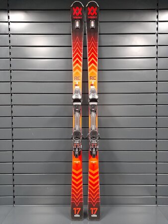 Testované lyže Völkl Racetiger RC 17 UVO 23/24
