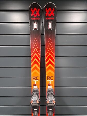 Testované lyže Völkl Racetiger RC 17 UVO 23/24