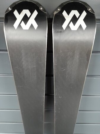 Testované lyže Völkl Racetiger RC 17 UVO 23/24