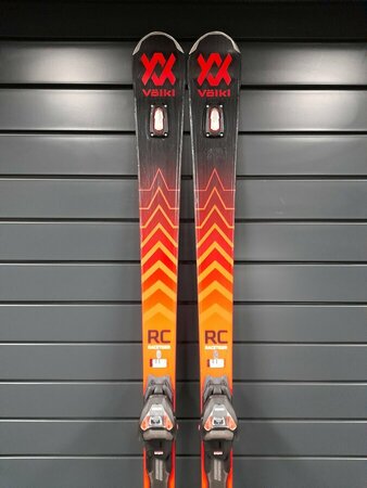 Testované lyže Völkl Racetiger RC 18 UVO 23/24