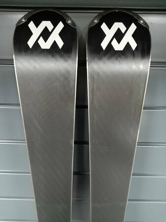 Testované lyže Völkl Racetiger RC 18 UVO 23/24