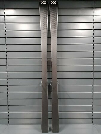 Testované lyže Völkl Racetiger RC 18 UVO 23/24