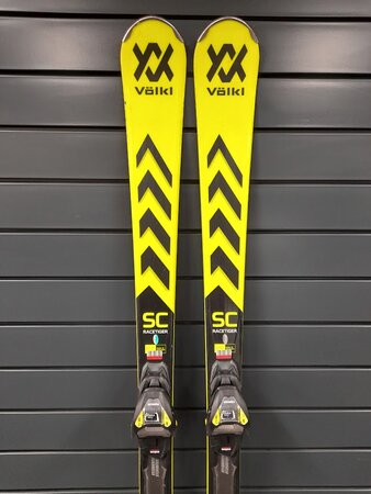Testované lyže Völkl Racetiger SC 12 Yellow 23/24