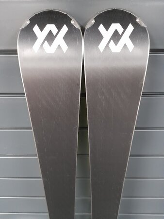 Testované lyže Völkl Racetiger SC 12 Yellow 23/24