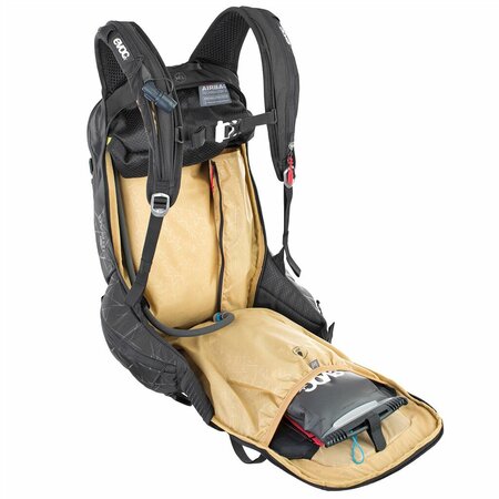 Batoh Evoc Line R.A.S. Protector 32l Black Batoh Evoc Line R.A.S. Protector 32l Black