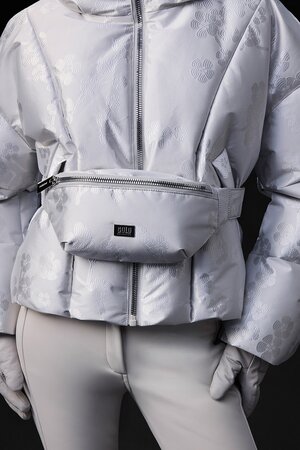 Ľadvinka Goldbergh Banzai Fanny Pack Cherry Blossom Birch Grey