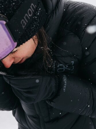 Zimná bunda Burton Women's [ak] Baker Expedition Down Jacket True Black