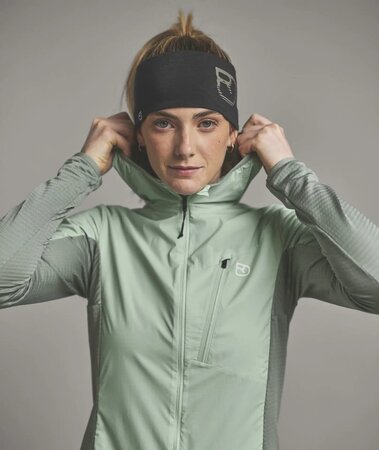 Čelenka Ortovox 120 Cool Tec Logo Headband Black Raven