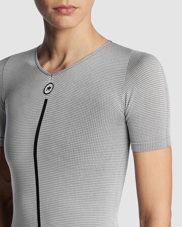 Funkčné tričko Assos W’S 1/3 SS Skin Layer P1 Grey Series Funkčné tričko Assos W’S 1/3 SS Skin Layer P1 Grey Series