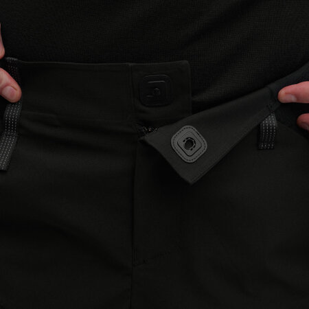 Kraťasy On Running Explorer Shorts Black