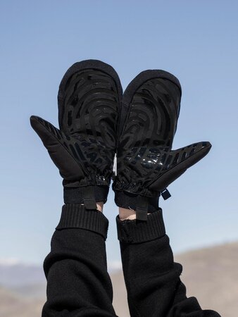 Lyžiarske rukavice Armada Carmel Windstopper Mitt Off White Smiley