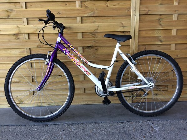 Engine Signal 26" Fialový