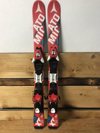 Bazárové lyže ATOMIC REDSTER XT JR. Bazárové lyže ATOMIC REDSTER XT JR.