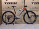 Testovaný bicykel Trek Supercaliber SL 9.6 Gen 2 Lunar Silver/Lava Red 2025 T2