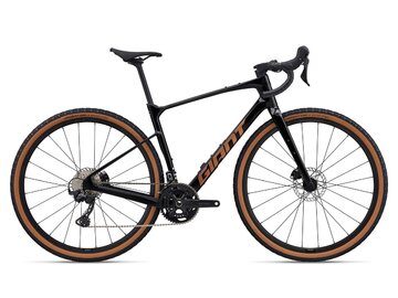 Bicykel Giant Revolt Advanced 2 Carbon Smoke 2026