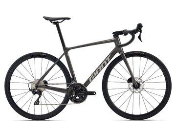 Bicykel Giant TCR Advanced 2-KOM Stealth Chrome 2026