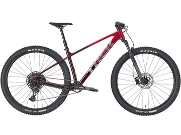 Bicykel Trek Marlin 7 Gen 3 Fury Red/Lithium Grey Fade 2026