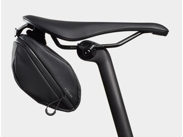 Taška pod sedlo Trek Blendr Black 1l