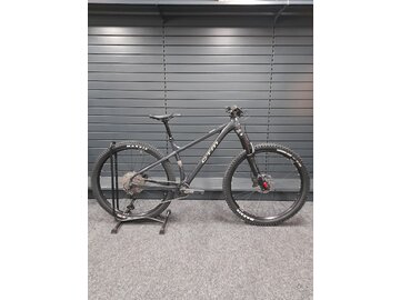 Testovaný bicykel CTM Zephyr Limited Matná Antracitová B-KH-6