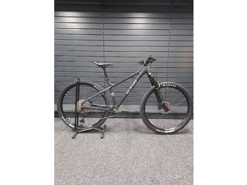 Testovaný bicykel CTM Zephyr Limited Matná Antracitová B-KH-7
