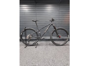 Testovaný bicykel CTM Zephyr Limited Matná Antracitová B-KH-8