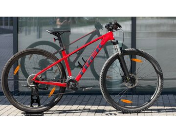 Testovaný bicykel Trek Marlin 6 Radioactive Red/Trek Black 2021