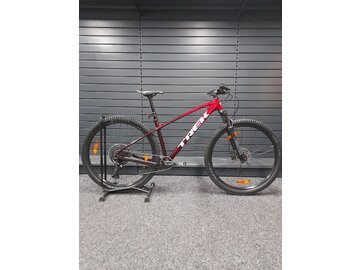 Testovaný bicykel Trek Marlin 7 Gen 3 Fury Red B-KH-3