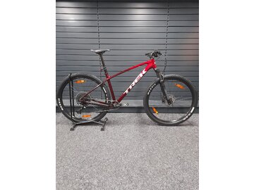 Testovaný bicykel Trek Marlin 7 Gen 3 Fury Red B-KH-4