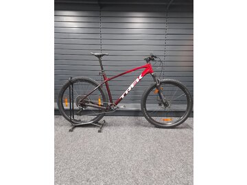 Testovaný bicykel Trek Marlin 7 Gen 3 Fury Red B-KH-5