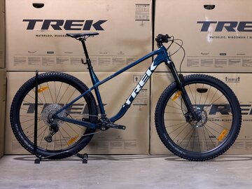 Testovaný bicykel Trek Roscoe 7 Dark Aquatic