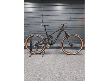 Testovaný bicykel Trek Slash 9.8 GX AXS Gen 6 Black Olive B-KH-10