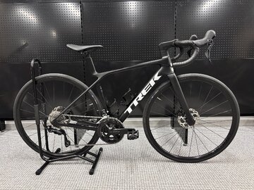 Testovaný bicykel Trek Madone SL 5 Gen 8 Matte Deep Smoke 2025 S
