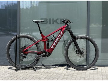 Testovaný elektrobicykel Trek Rail 5 625W Gen 3 Rage Red 2023