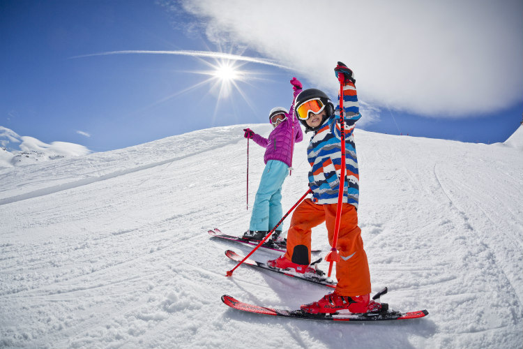 Kedy začať učiť dieťa lyžovať