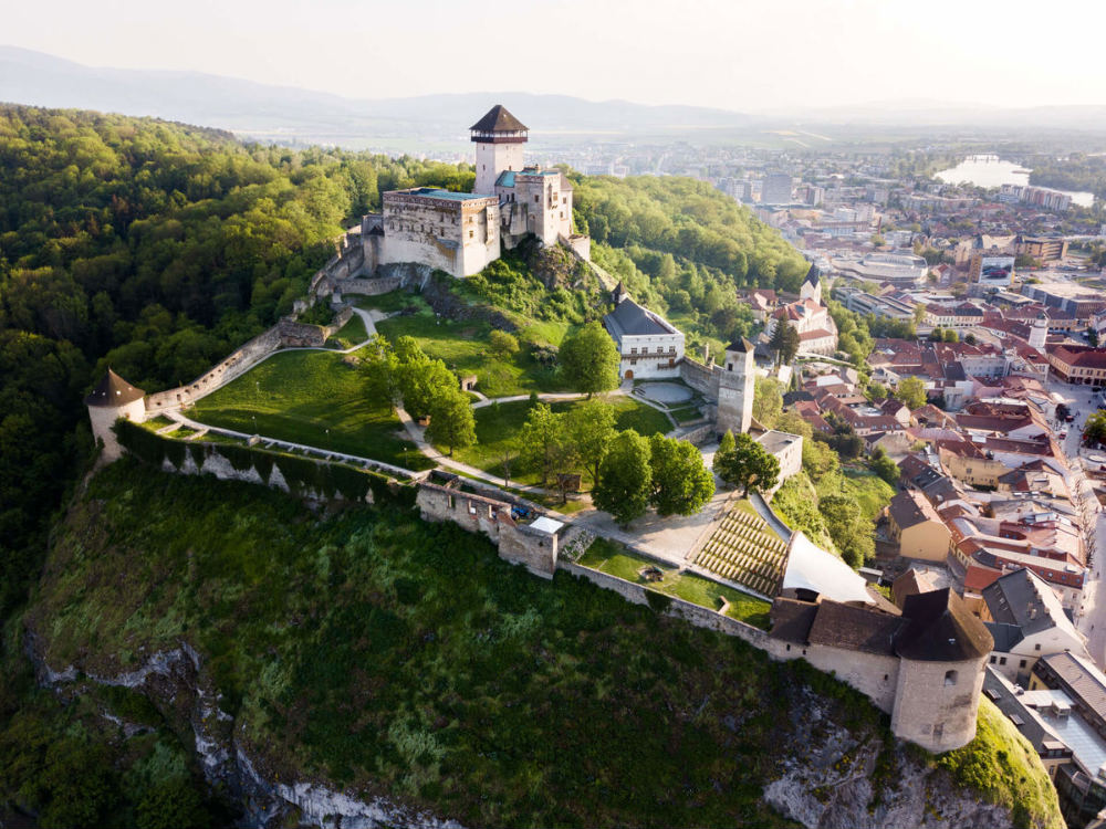 Trenčiansky hrad a námestie